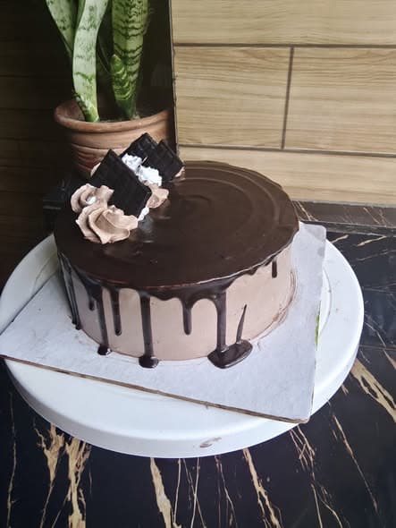 Overloaded chocolate cake 2