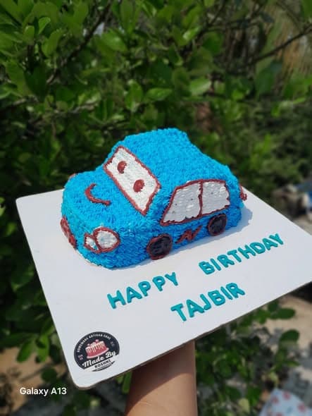 Chocolate car theme cake 4