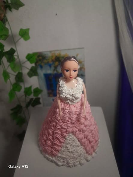 Doll theme cake 2