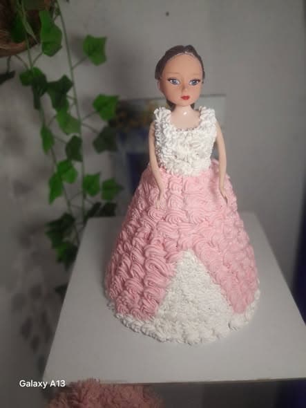 Doll theme cake 3