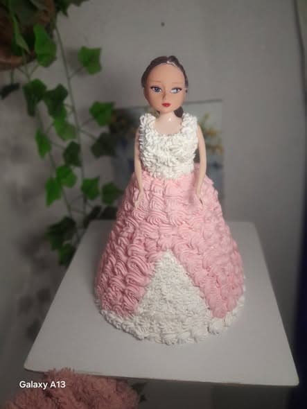 Doll theme cake 4