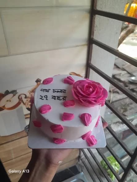 ভ্যানিলা স্পঞ্জ কেক – বিগ পিংক রোজ ও পেটাল 3
