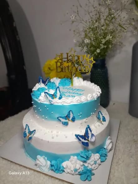 ভ্যানিলা স্পঞ্জ কেক – ব্লু রোজ বাটারফ্লাই গোল্ড টপার দুই স্তর 3