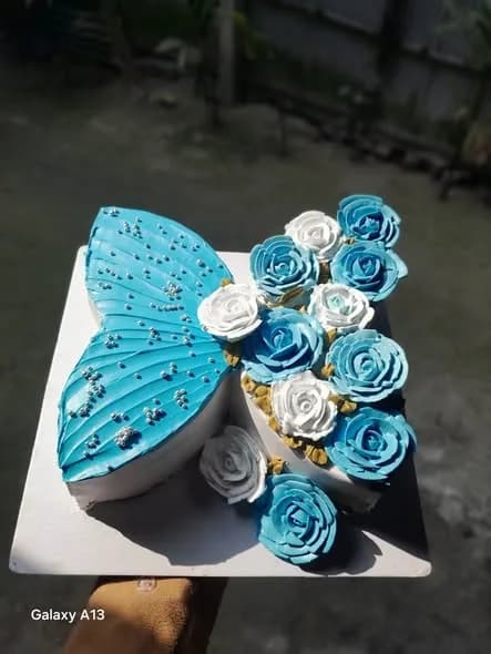 বাটারফ্লাই থিম কেক – ব্লু উইং ও রোজ