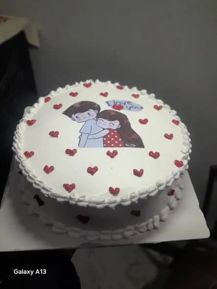 ভ্যানিলা স্পঞ্জ কেক – কাপল প্রিন্ট ও রেড হার্ট 3