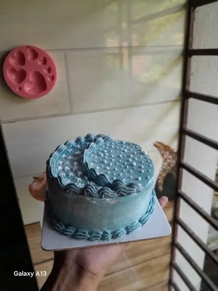 ভ্যানিলা স্পঞ্জ কেক – ডাস্টি ব্লু সিলভার স্টার