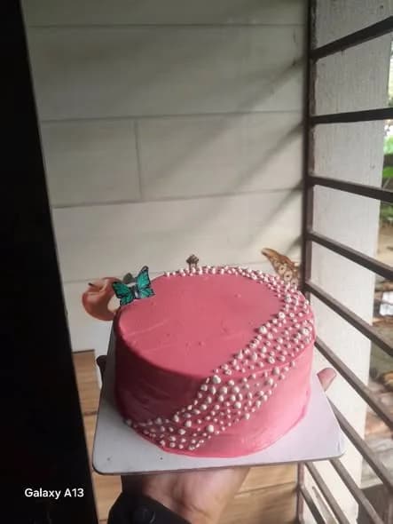ভ্যানিলা কেক – হট পিংক সিলভার পার্ল ক্রিসেন্ট 2