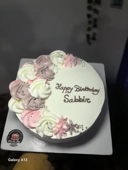 ভ্যানিলা স্পঞ্জ কেক – মভ হোয়াইট রোজেট ক্রিসেন্ট