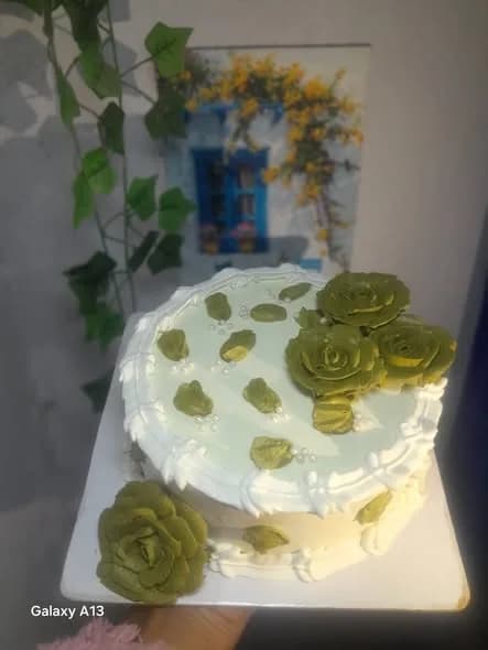ভ্যানিলা স্পঞ্জ কেক – অলিভ গ্রিন রোজ ও পার্ল 2
