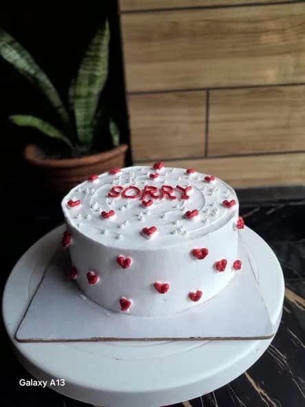 ওভারলোডেড চকলেট কেক – হোয়াইট রেড হার্ট 3