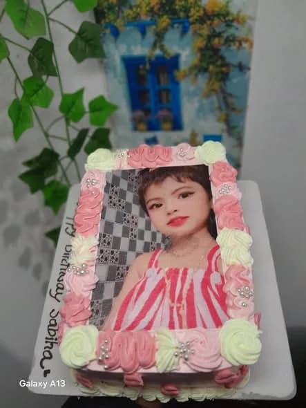 পাউন্ড কেক – ফটো প্রিন্ট পিংক রোজেট ফ্রেম