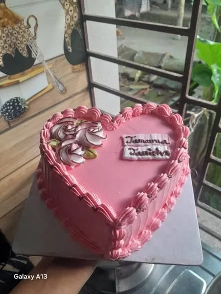 ভ্যানিলা স্পঞ্জ কেক – পিংক হার্ট হোয়াইট রোজ 3