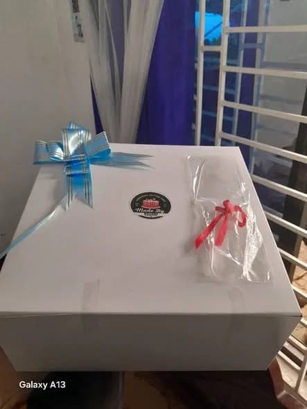 ভ্যানিলা স্পঞ্জ কেক – পিংক রোজ ক্লাস্টার ও মিনি হার্ট 2
