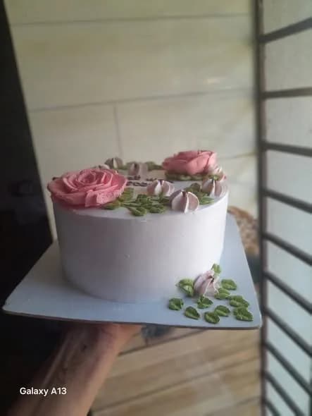 ভ্যানিলা স্পঞ্জ কেক – পিংক রোজ ও গ্রিন ভাইন 3