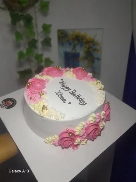 ভ্যানিলা স্পঞ্জ কেক – পিংক রোজেট ও গোল্ড বিডস হাফ রিং 2