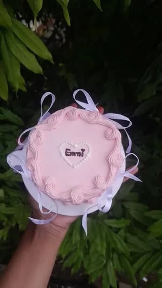 ভ্যানিলা কেক – পিংক ভিনটেজ হোয়াইট বো 4