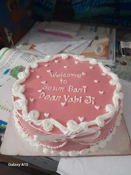 ভ্যানিলা স্পঞ্জ কেক – পিংক হোয়াইট লেস ও বো