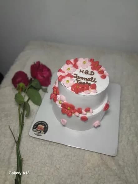 ভ্যানিলা স্পঞ্জ কেক – রেড পিংক ফুল দুই স্তর 4