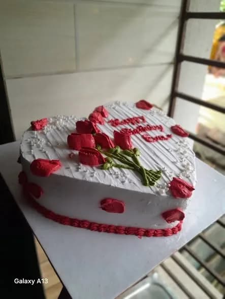 ভ্যানিলা স্পঞ্জ কেক – রেড টিউলিপ হার্ট শেপ 2