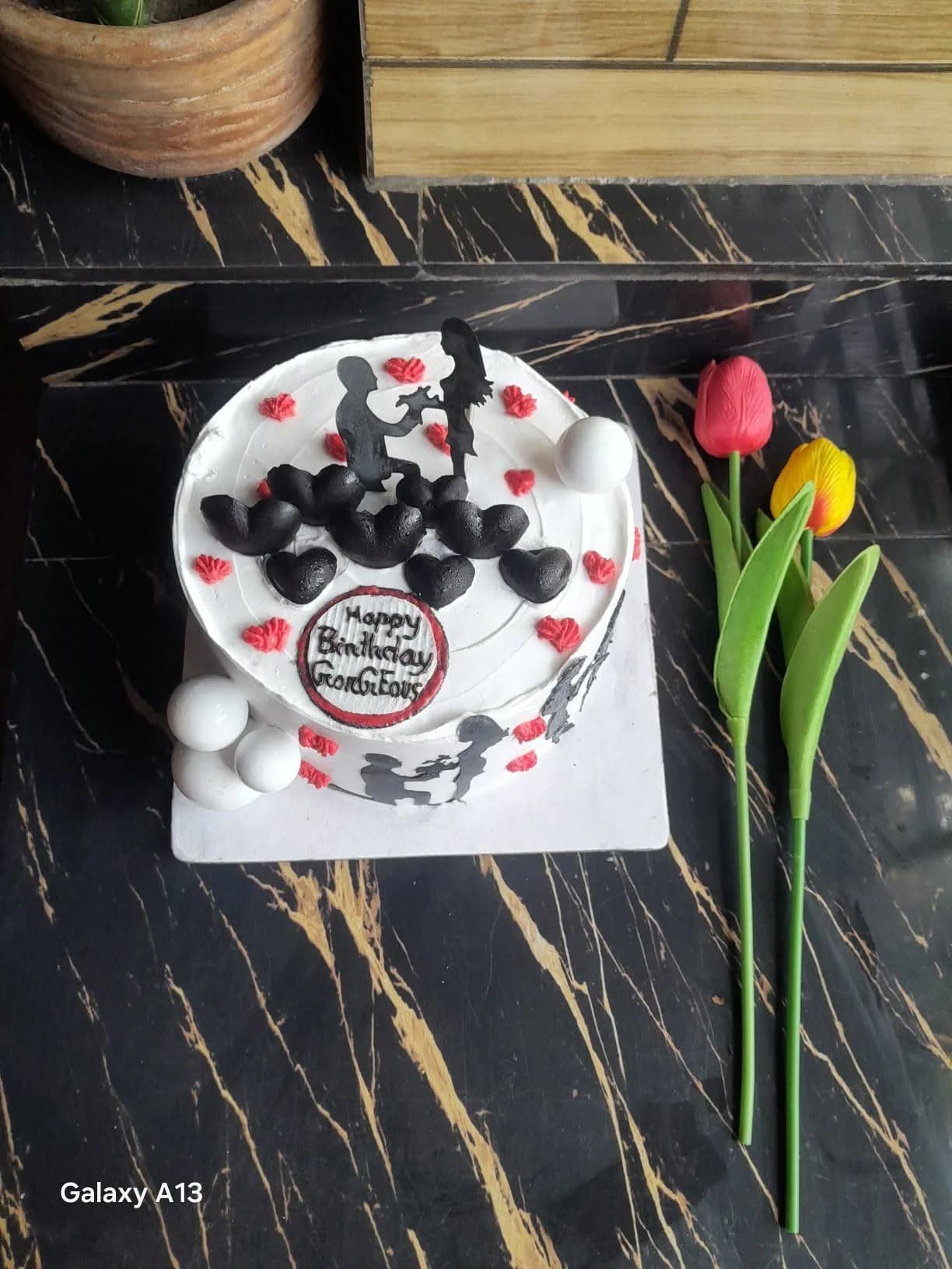 ভ্যানিলা স্পঞ্জ কেক – ব্ল্যাক সিলুয়েট কাপল 3