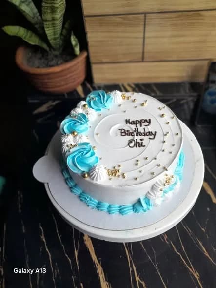 ভ্যানিলা স্পঞ্জ কেক – ব্লু রোজেট ও গোল্ড বল 2
