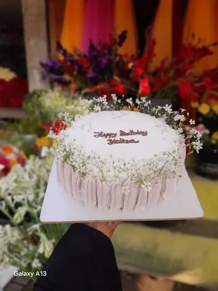 ভ্যানিলা স্পঞ্জ কেক – ফ্রেশ হোয়াইট ওয়াইল্ড ফ্লাওয়ার 2