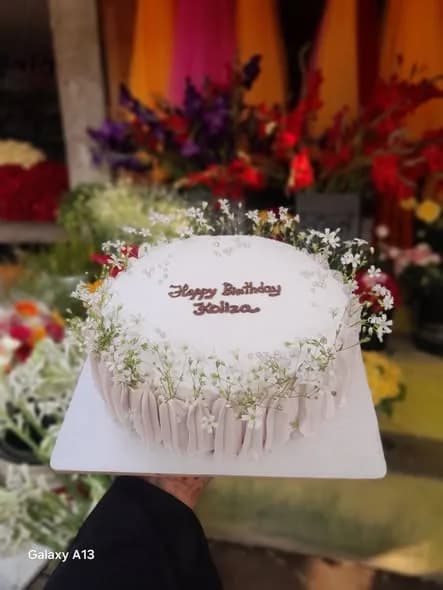 ভ্যানিলা স্পঞ্জ কেক – ফ্রেশ হোয়াইট ওয়াইল্ড ফ্লাওয়ার 4