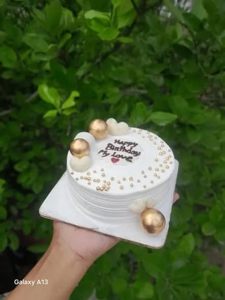 ভ্যানিলা স্পঞ্জ কেক – গোল্ড বল ও পার্ল 3