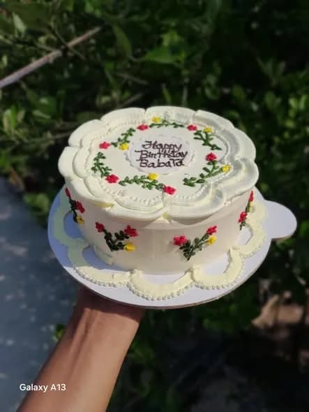 ভ্যানিলা স্পঞ্জ কেক – আইভরি স্ক্যালপ ফ্লোরাল 2