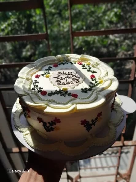 ভ্যানিলা স্পঞ্জ কেক – আইভরি স্ক্যালপ ফ্লোরাল 3