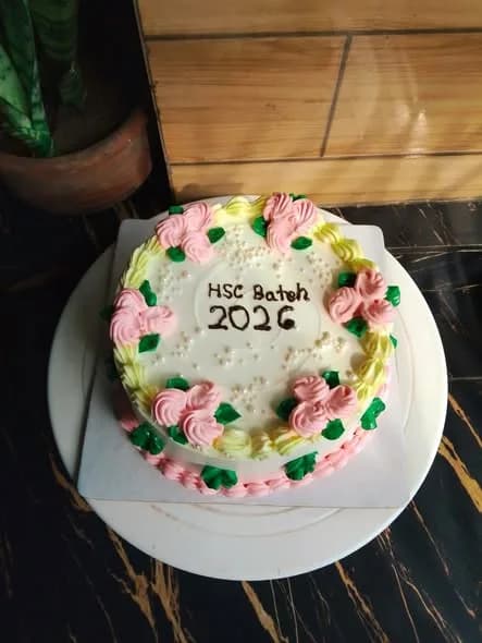 ভ্যানিলা স্পঞ্জ কেক – পিংক গ্রিন ফ্লোরাল বর্ডার
