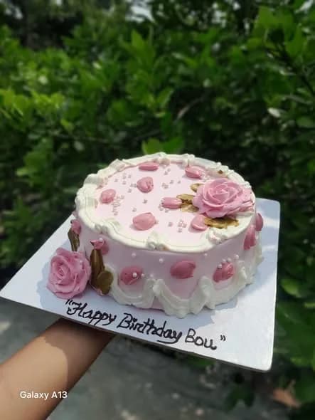 ভ্যানিলা স্পঞ্জ কেক – পিংক রোজ ও গোল্ড লিফ 2