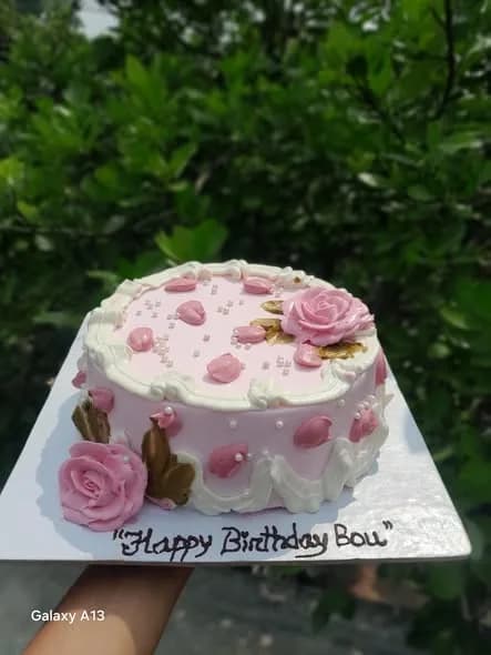 ভ্যানিলা স্পঞ্জ কেক – পিংক রোজ ও গোল্ড লিফ 3