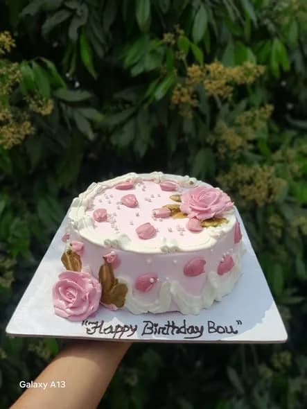 ভ্যানিলা স্পঞ্জ কেক – পিংক রোজ ও গোল্ড লিফ 4