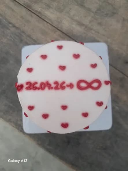ভ্যানিলা স্পঞ্জ কেক – রেড হার্ট মিনি