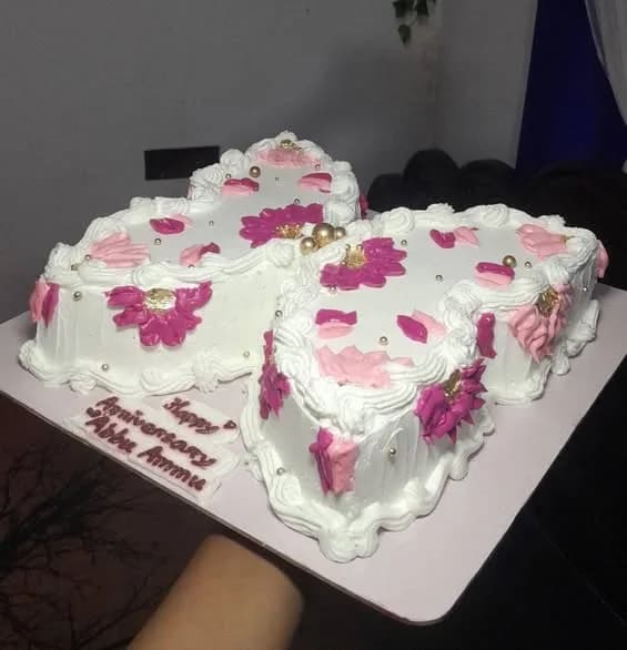 বাটারফ্লাই থিম কেক – হোয়াইট ম্যাজেন্টা ফ্লোরাল 3