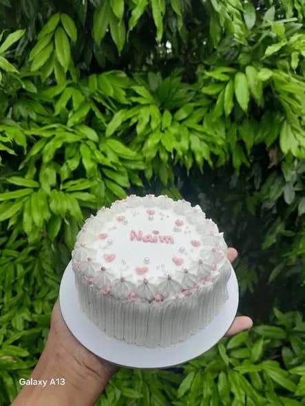 ভ্যানিলা স্পঞ্জ কেক – হোয়াইট স্ট্রাইপ ও পিংক হার্ট 3