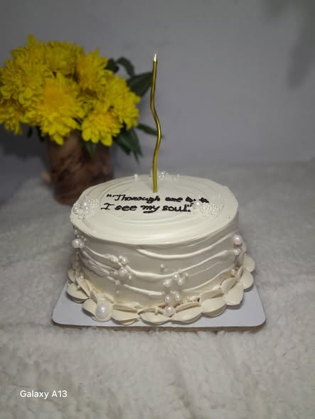 গোল্ড পার্ল ভ্যানিলা কেক