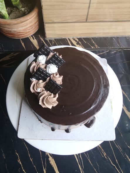 রোজেট চকলেট ওভারলোডেড কেক