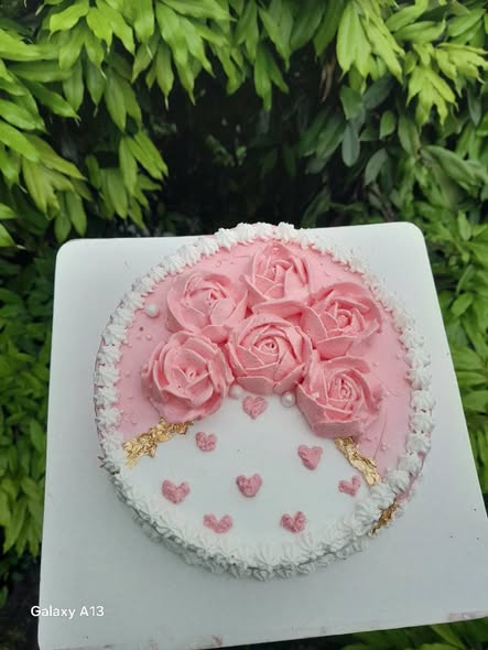 পিংক স্টার ভ্যানিলা কেক