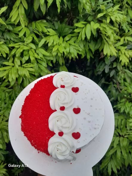 রেড পার্ল ভ্যানিলা কেক
