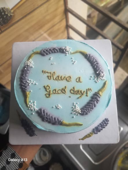 ল্যাভেন্ডার নীল কেক