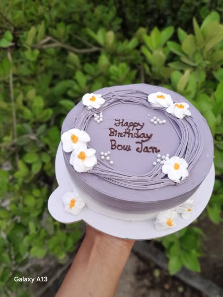 গ্রে ডেইজি কেক ডিজাইন