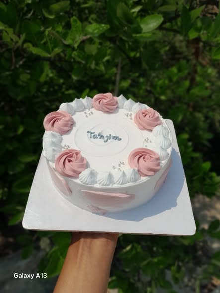 গোলাপি রোজেট কেক ডিজাইন