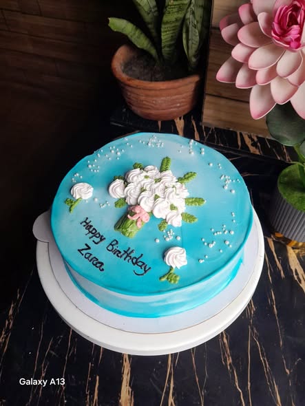 রোজ ভ্যানিলা কেক